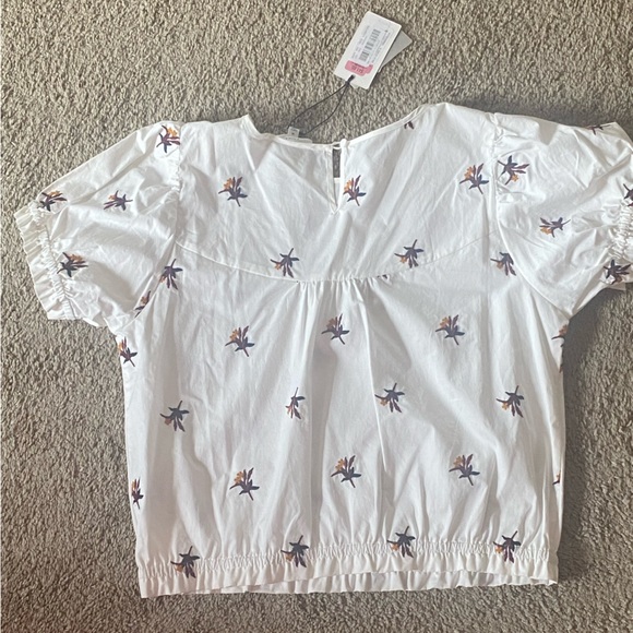 A Loves A Cropped Poplin Top - Picture 2 of 4